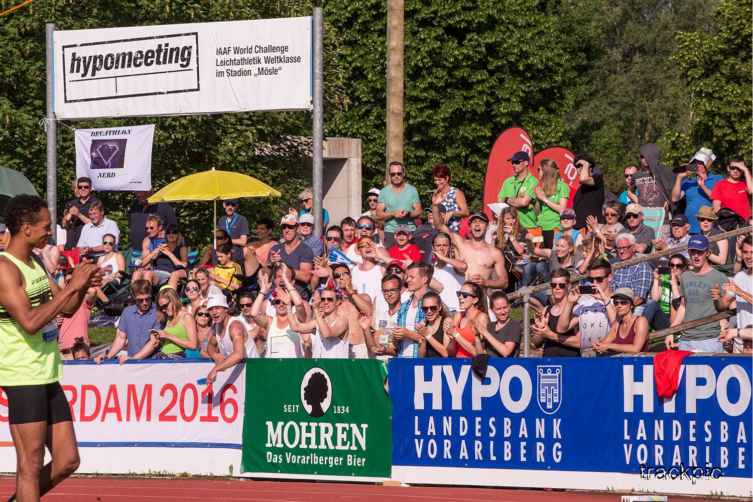 Audience of Götzis going crazy when Jeremy Taiwo had cleared 2.18m and was attempting 2.24m. Photo by Olavi Kaljunen / trackpic.net
